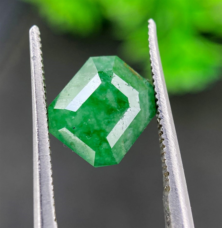 2.00 CT Quality Natural Green Emerald